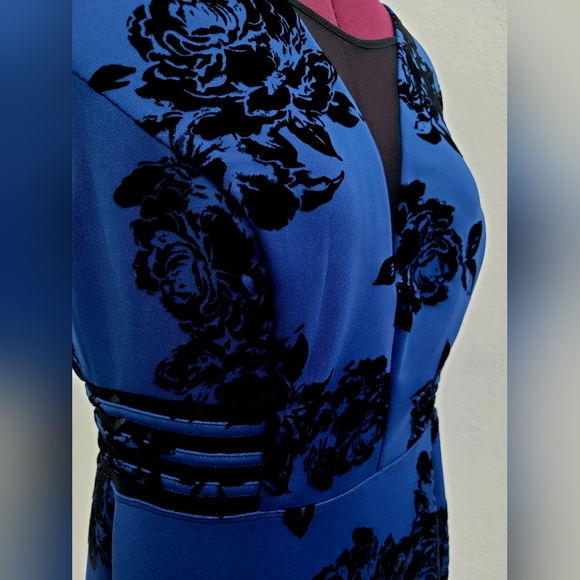 Blue with Black floral sleeveless formal dress, Enfocus, sz 12 - Picture 4 of 10